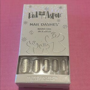 Red Aspen Nail Dashes Manicure Kit MILLIE’S MAKING SNOW ANGELS